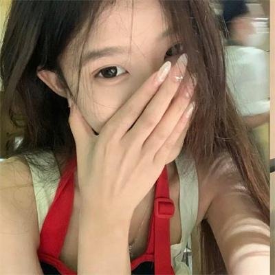 小姑娘艾萝依